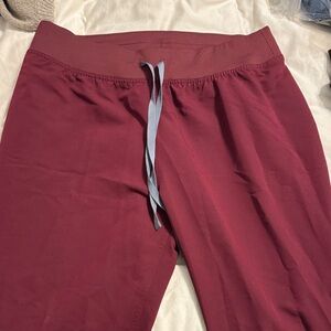 Figs Livingston High Waisted Scrub Pants Maroon - L/P